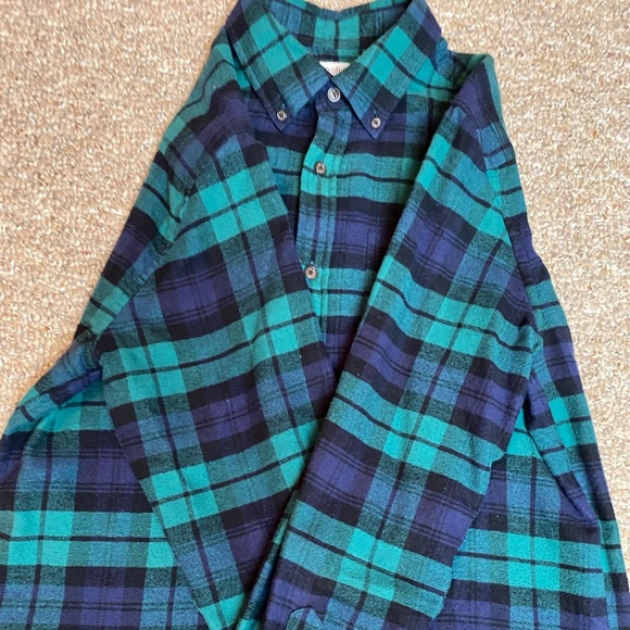 Green flannel - Picture 3 of 3
